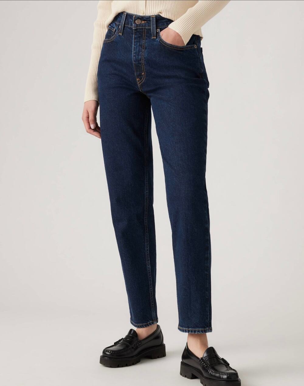 Levi’s High Waisted Mom Jeans Women’s 27x29 Dark Wash High Rise Tapered EUC